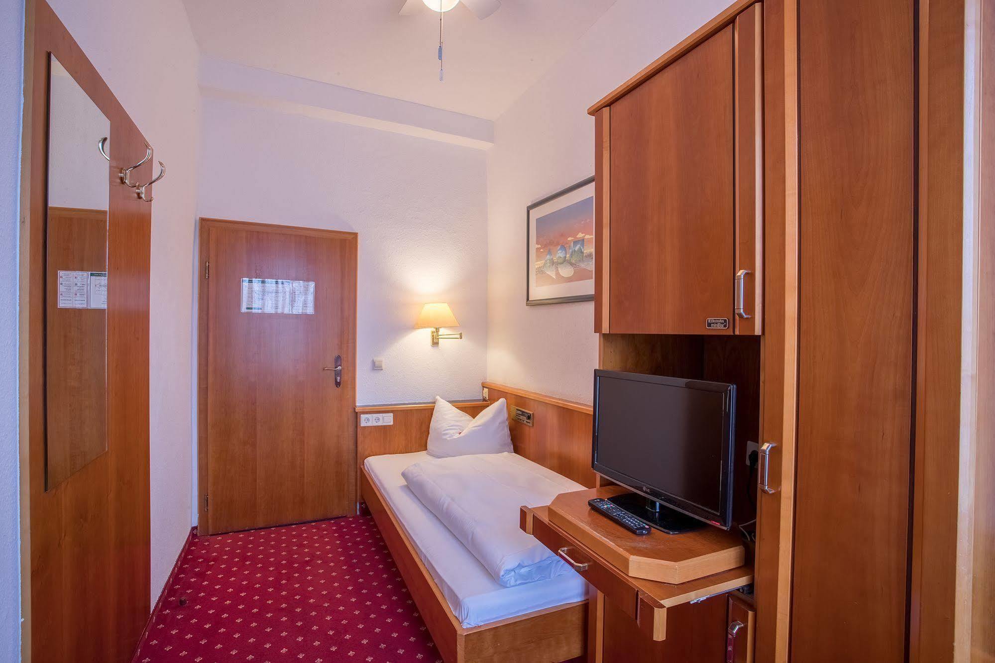 Astoria 4*