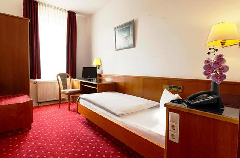 Astoria 4*